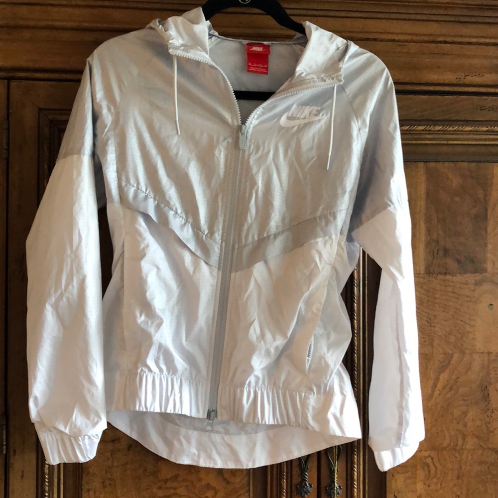 SOLD // NWOT Nike windbreaker